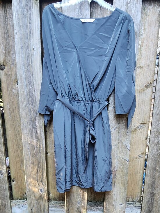 Old Navy Dresses & Skirts - *NWT* Women's Large Gray Old Navy Short Dress